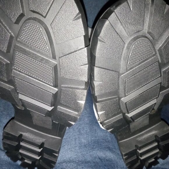 AZALEA WANG " SILVER LINING " SILVER DISC EMBELLISHED BOOT BLACK - Picture 7 of 7